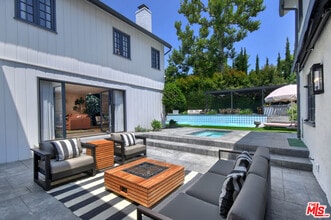 Building Photo - 5005 Los Feliz Blvd