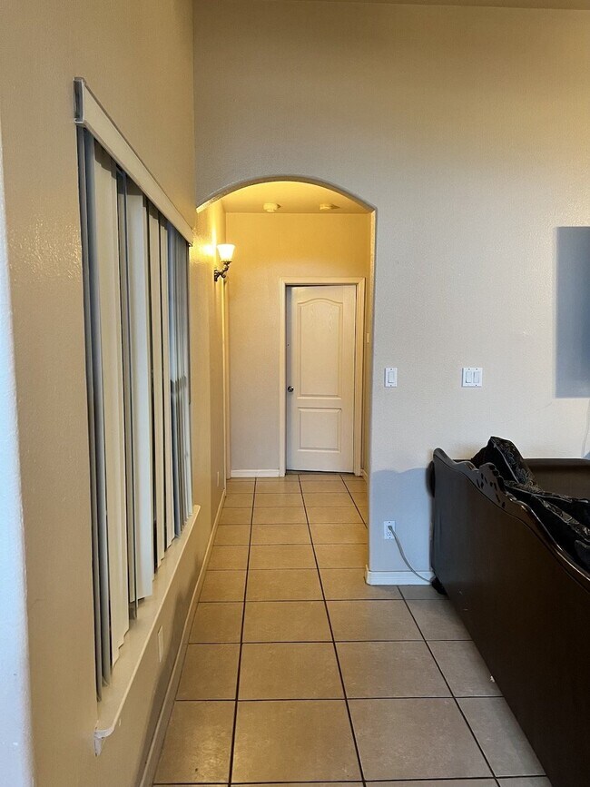 Foto del edificio - 1031 Los Moros Dr