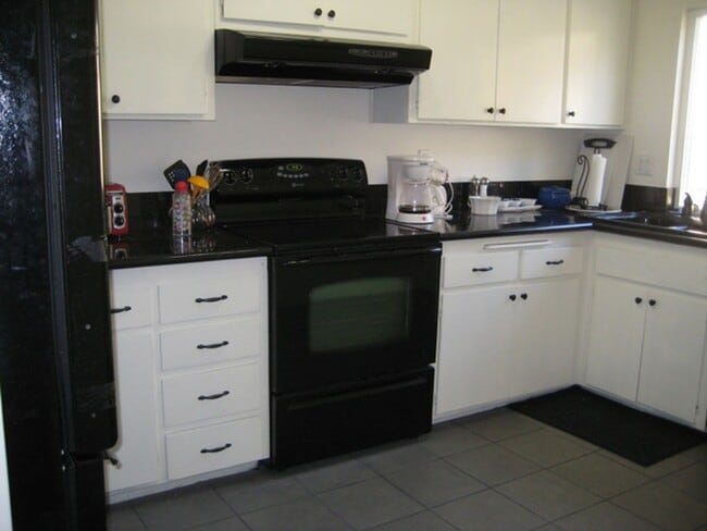 Building Photo - La Mesa "Near SDSU" Spacious 2BR/2BA Condo...