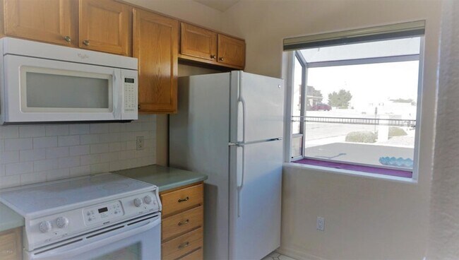 Building Photo - 4408 La Corte Dr