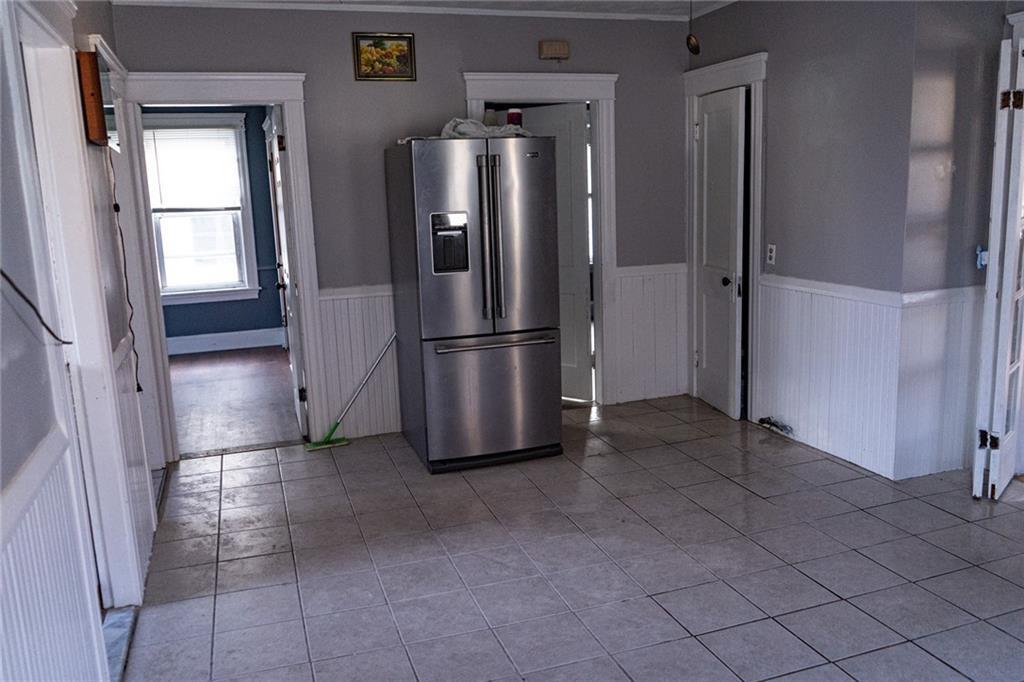 Building Photo - 164 Cottage St