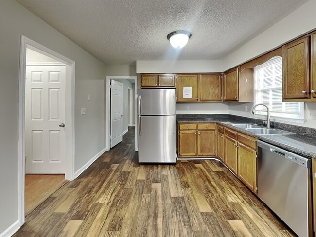 Foto del edificio - 1324 Interlaken Pass