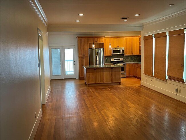 Foto del edificio - 4720 Woodrow Ave