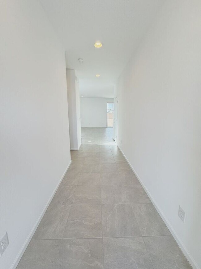 Foto del edificio - MOVE IN SPECIALS!! New 5-Bedroom Home in P...