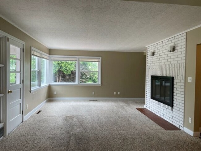 Building Photo - Middletown Area School District Detached S...