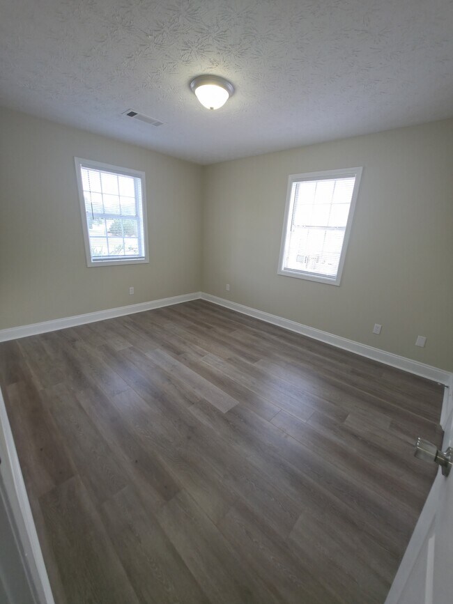 Building Photo - 217 Westchester Cir