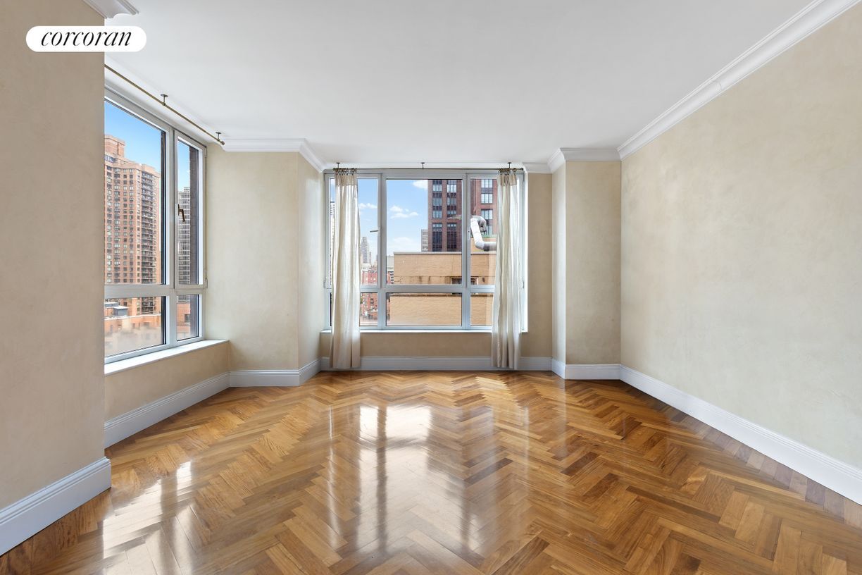 Primary Photo - 351 E 51st St