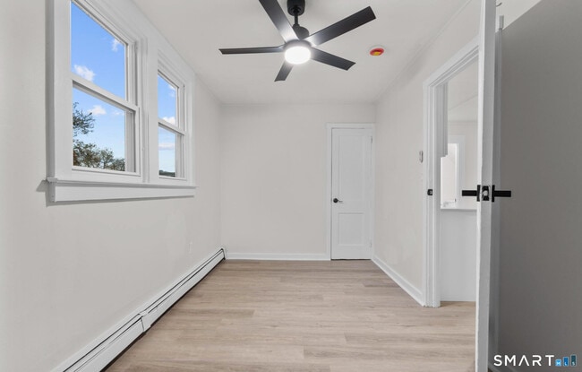 Building Photo - 32 Lamberton St