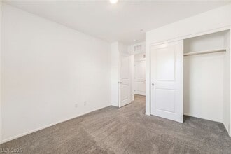Building Photo - 3717 Celesta Vis Ave