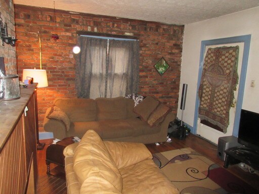 Building Photo - 1358 Dennison Ave