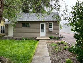 Building Photo - 302 S Emerson Ave