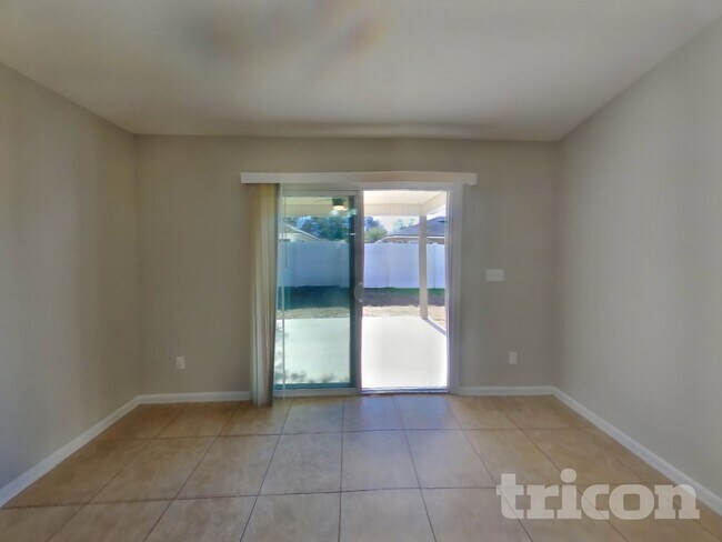 Foto del edificio - 15963 Bainebridge Dr