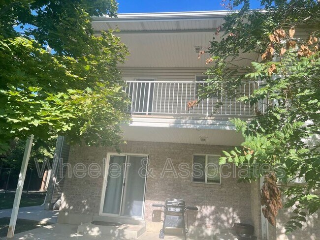 Building Photo - 2421 N Washington Rd Blvd