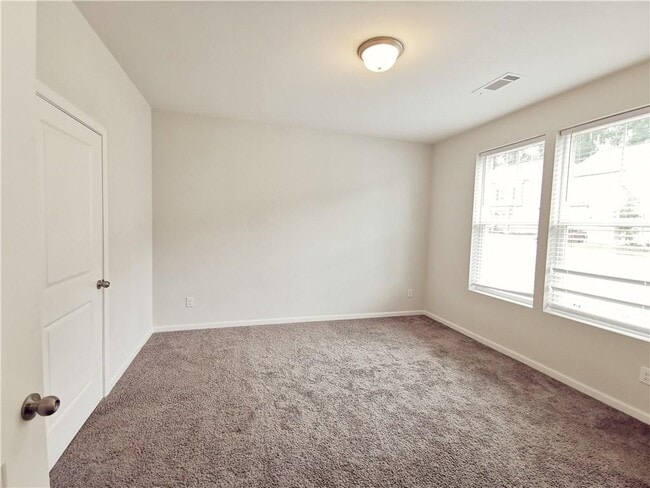 Building Photo - 2600 Whistler Wy NE