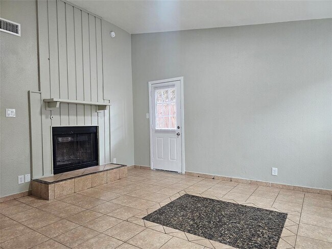 Building Photo - 1305 Bonnie Brae St