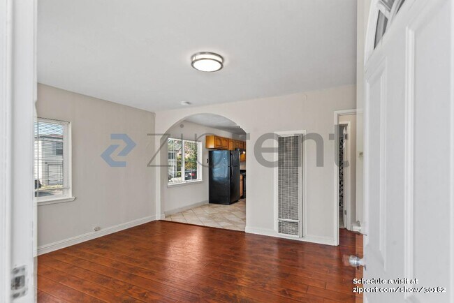Building Photo - 601 27th St