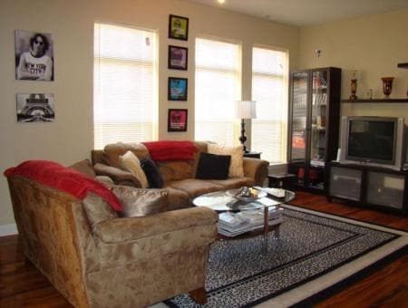 Interior Photo - The Quarters