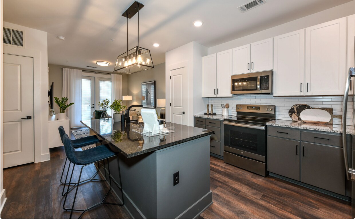 Foto principal - 7103 Charlotte Pike