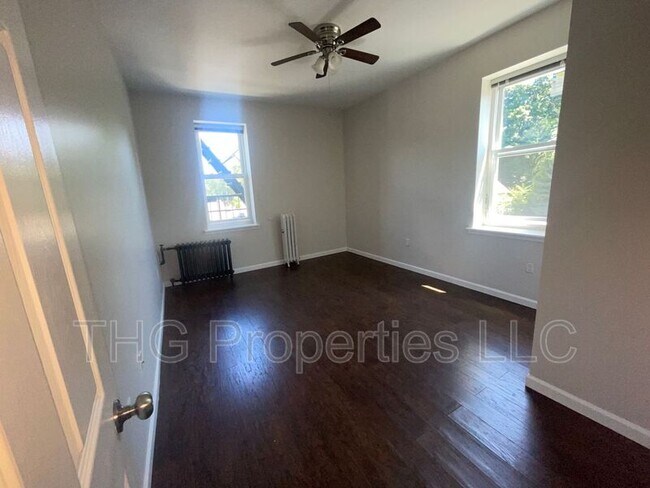Foto del edificio - 641 Lincoln Ave