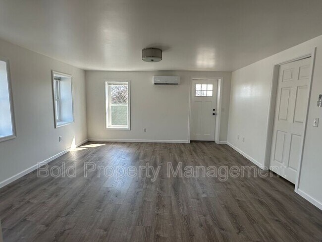 Foto del edificio - 461 Godfrey St.