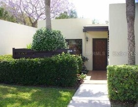 Building Photo - 664 Woodlawn Dr