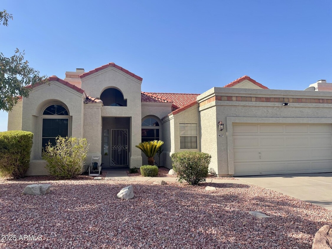 Foto principal - 4137 E Nighthawk Wy