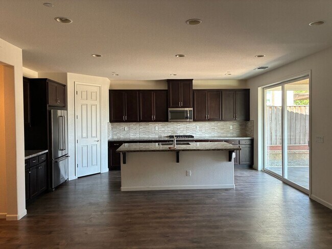 Foto del edificio - Spacious 3BR House in Gilroy