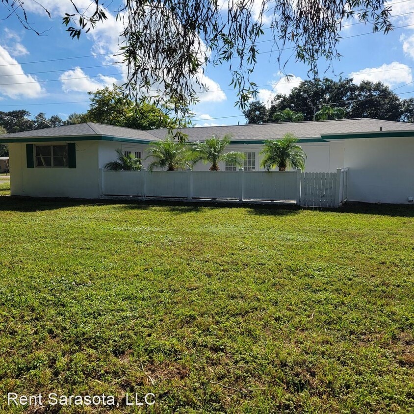 Building Photo - 2 br, 1 bath House - 3439 McIntosh Rd.