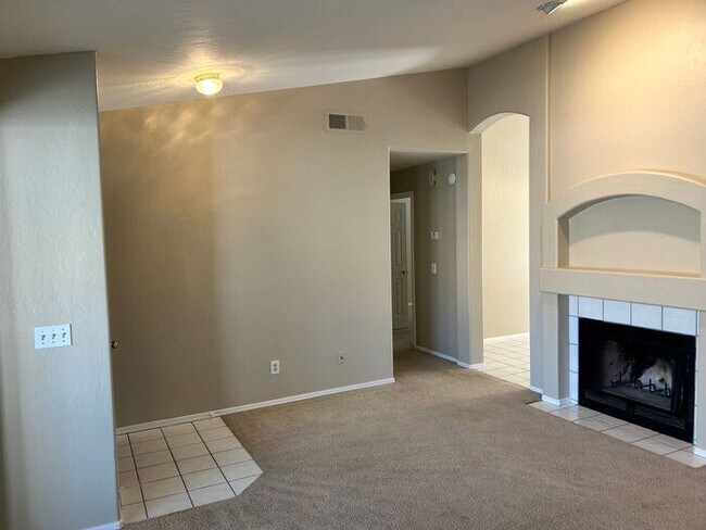 Building Photo - Lakewood Ahwatukee