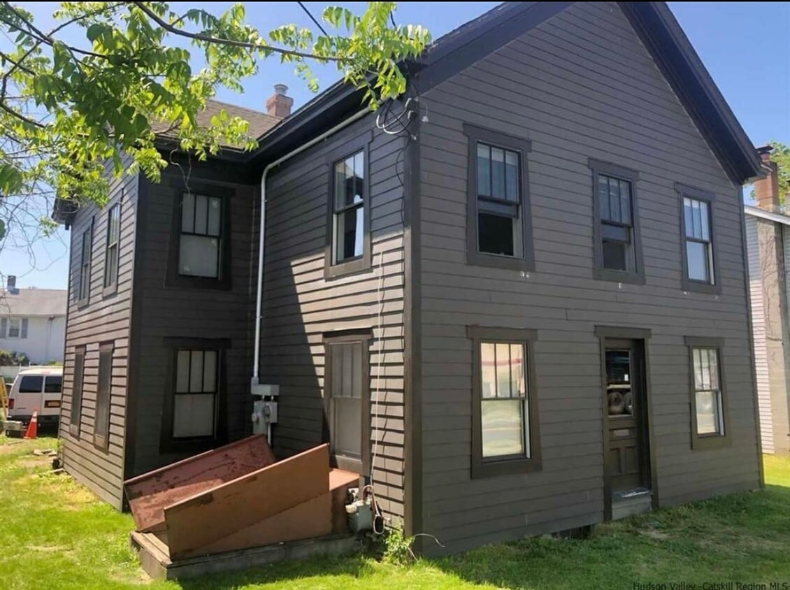 Primary Photo - 154 Broadway