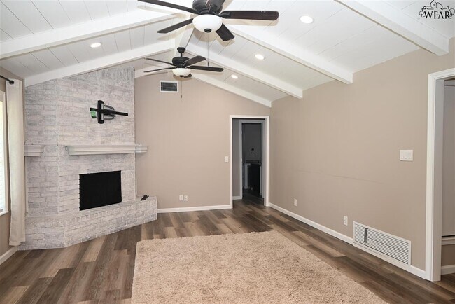 Foto del edificio - 5707 Hooper Dr