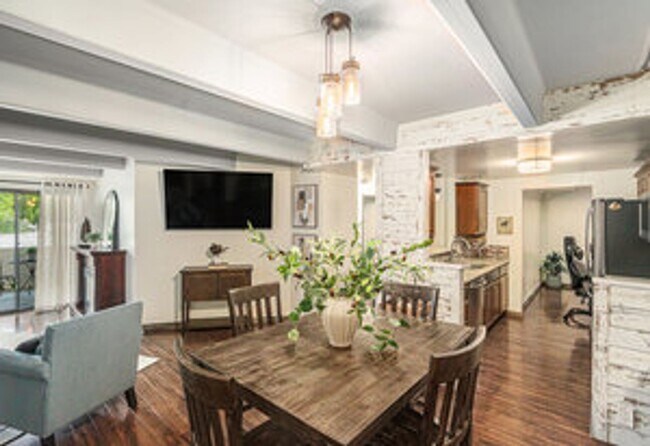 Foto del edificio - Cute 2 Bed Condo in Old Town