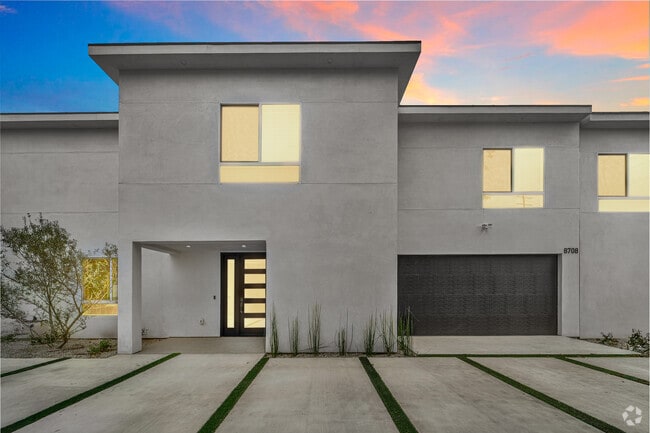 Building Photo - 8702 North Silver Way