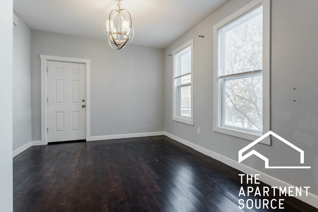 Foto del edificio - 2968 N Ridgeway Ave