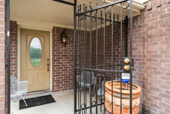 Building Photo - 11607 Zarroll Dr