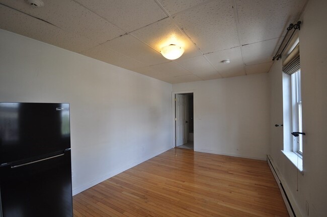 Building Photo - 7 Bowdoin St