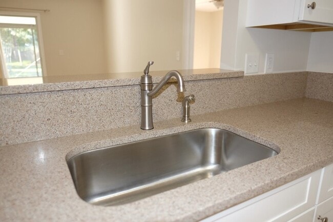 Building Photo - 96679 Commodore Point Dr