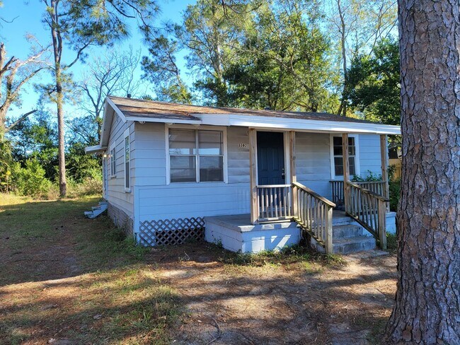 Foto del edificio - 3302 N Roosevelt St Pensacola FL 32503. Wa...