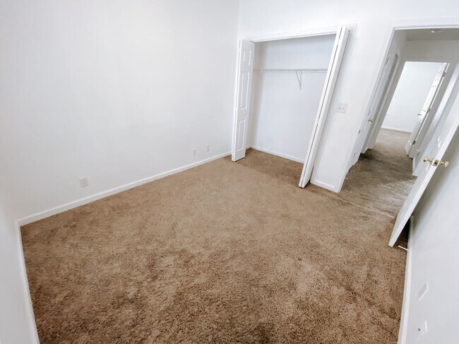 Foto del edificio - Three Bedroom Duplex