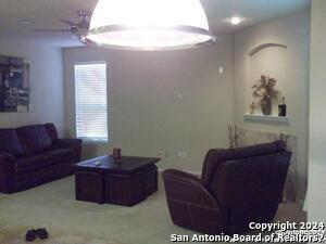 Foto del edificio - 646 Daisy Crossing