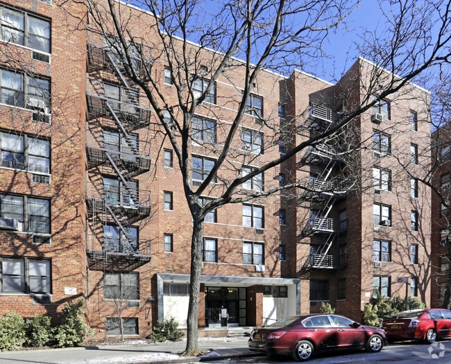 4125 Case St - 41-25 Case Street