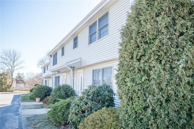 Building Photo - 9 Morrill Ln