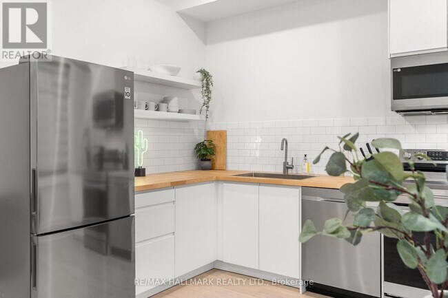 Building Photo - 12 Glenside Ave