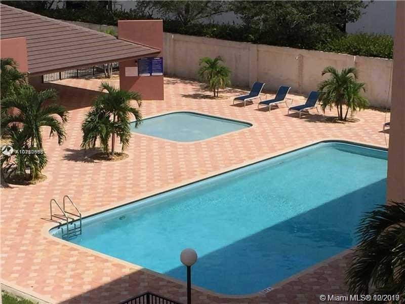 Foto del edificio - 7040  Coral Way  411 Miami FL 33155