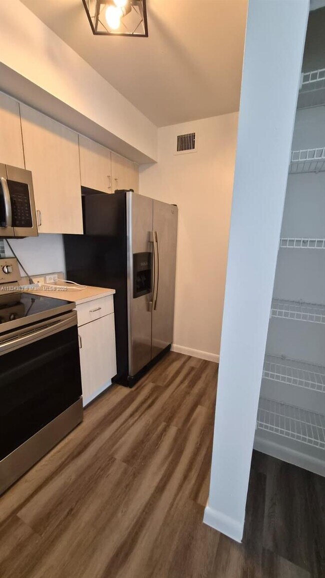 Foto del edificio - 11155 SW 5th Pl
