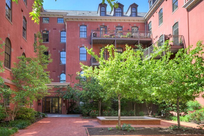 Foto del edificio - Luxury Condo at Landmark Lofts! Parking In...