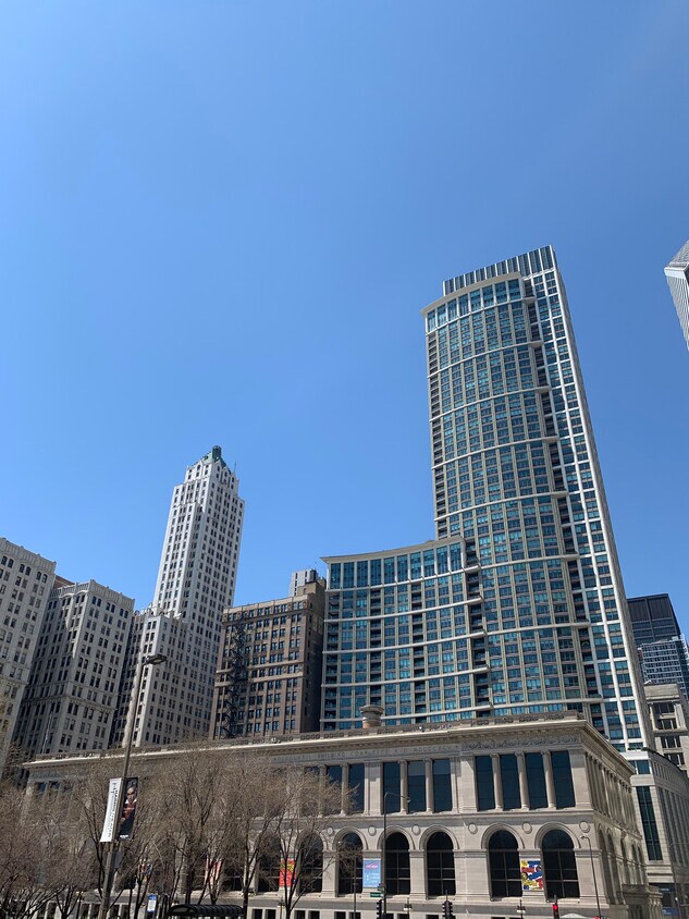 130 N Garland Ct Unit 3202, Chicago, IL 60602 Condo for Rent in
