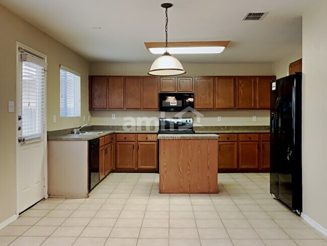 Building Photo - 8531 Silver Brush