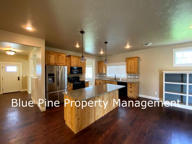 Foto del edificio - 3312 E Edwards Dr