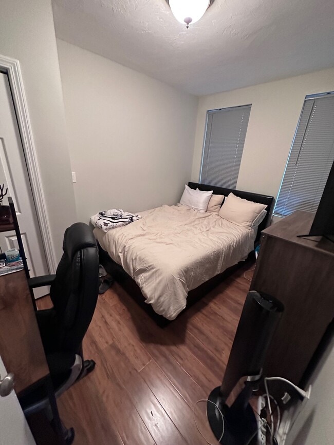 Building Photo - 226 Hanover St